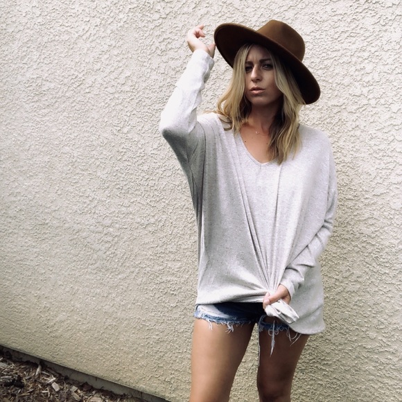 Scoop neck lightweight SWEATER beige - Picture 4 of 8